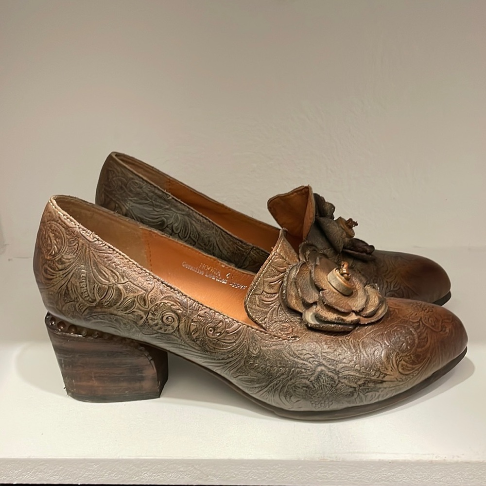 Artisan Tooled Leather Stacked High Heels “Spring Step L’Artiste” Women’s Shoes